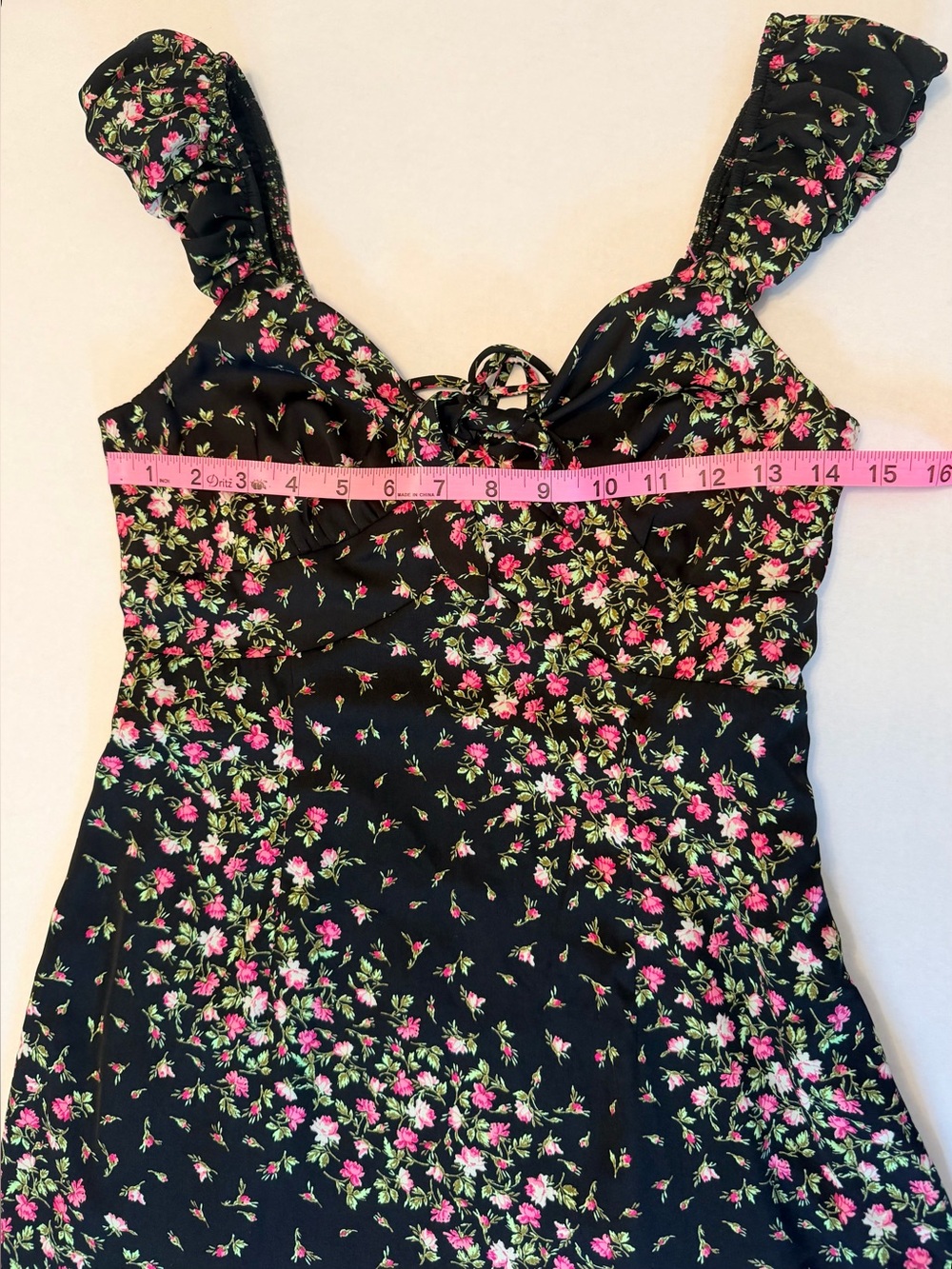 Francesca's Olivia Asymmetrical Floral tie-front neckline puffed sleeves Mini S - Picture 6 of 9